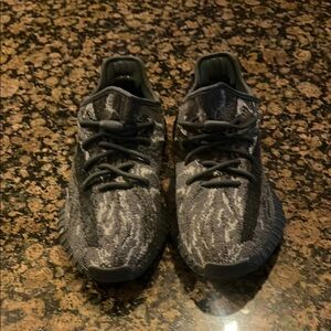 Yeezy Boost 350 V2 Black Gray Sneakers